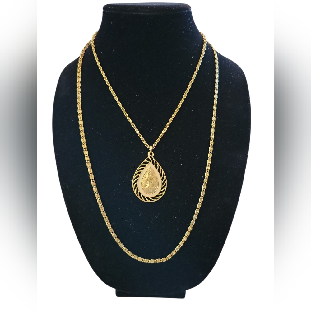 Vintage 2 Strand Gold Toned Chain & Etched Pendant Necklace
